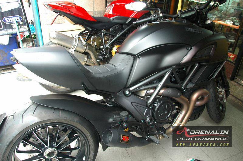 ท่อ Competition werkes slip-on สำหรับ Diavel (For Exhibition only)