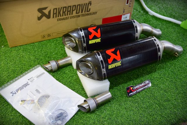 ท่อ Akrapovic สลิปออน คาร์บอน สำหรับ ZX6R 2019+ (For Exhibition only)