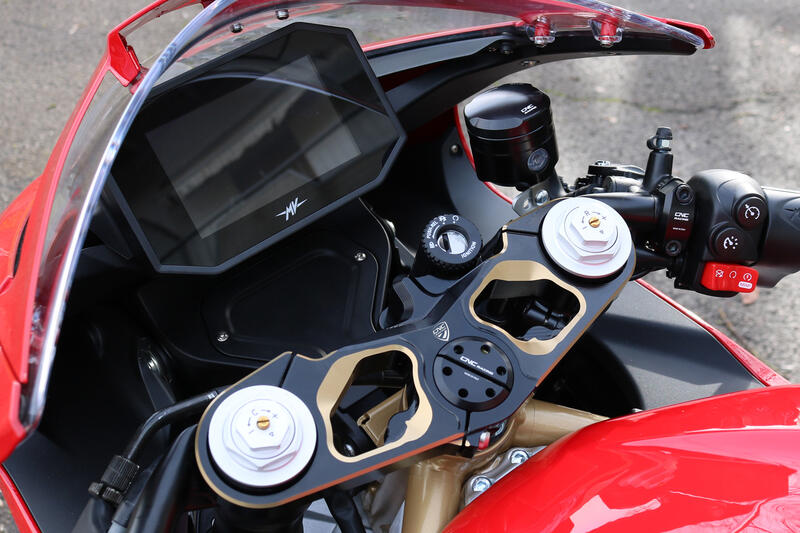 กระปุกน้ำมัน เบรค/คลัทช์ CNC Racing สำหรับ รถทุกรุ่น