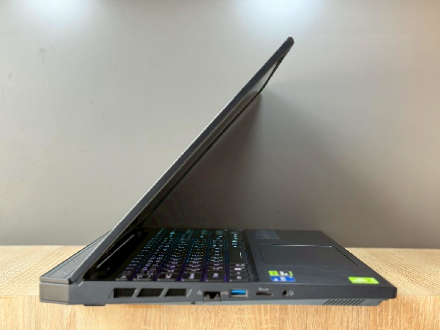 ACER PREDATOR HELIOS NEO 16 PHN16-72-55NZ (ABYSSAL BLACK)