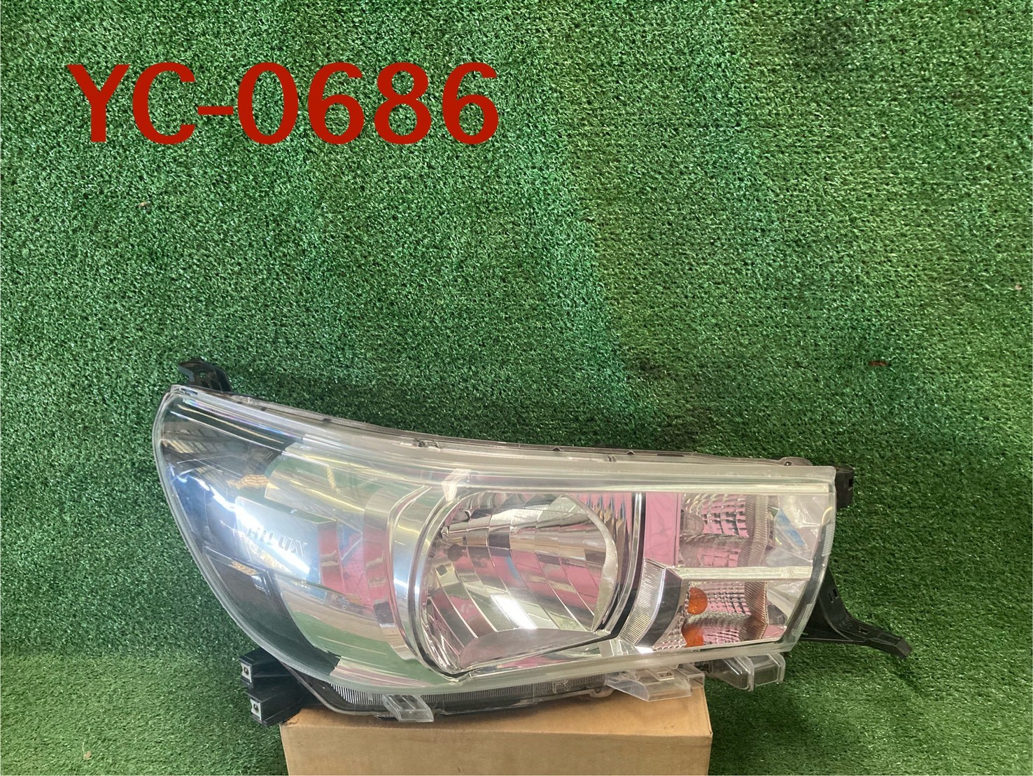 ไฟหน้า L Toyota Revo 2018-2022+ แท้มือสอง