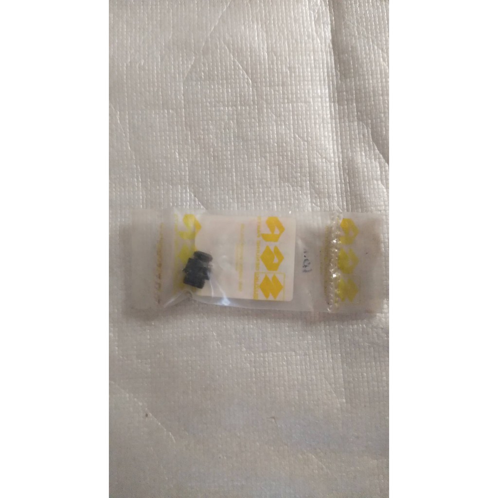 ฝาปิดลูกโช้คน้ำมัน สำหรับรุ่น FD110XC-A Smash 110 Junior อะไหล่แท้ SUZUKI 13418-43410-000