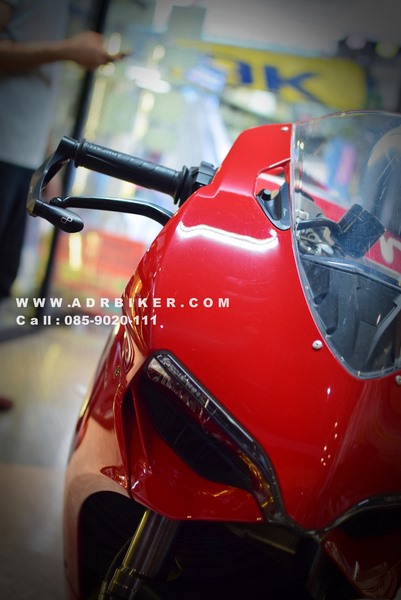 การ์ดแฮนด์ Lightech ทรง GP สำหรับ Panigale