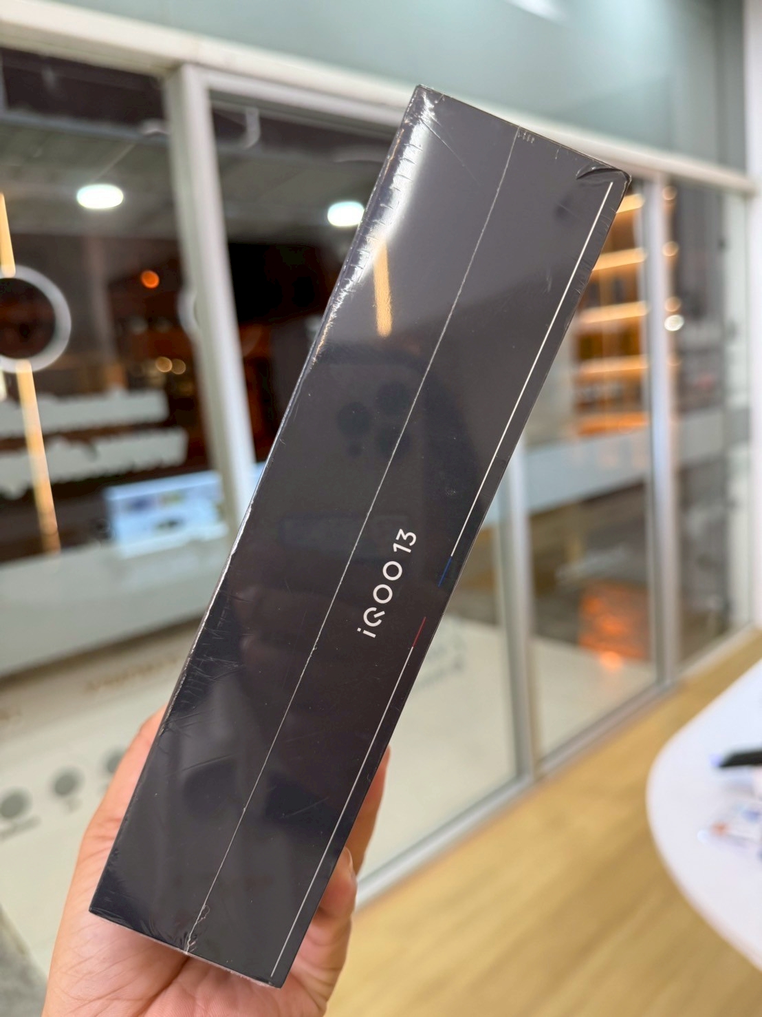 Vivo iQOO 13 (12+256GB) Alpha Black (5G)