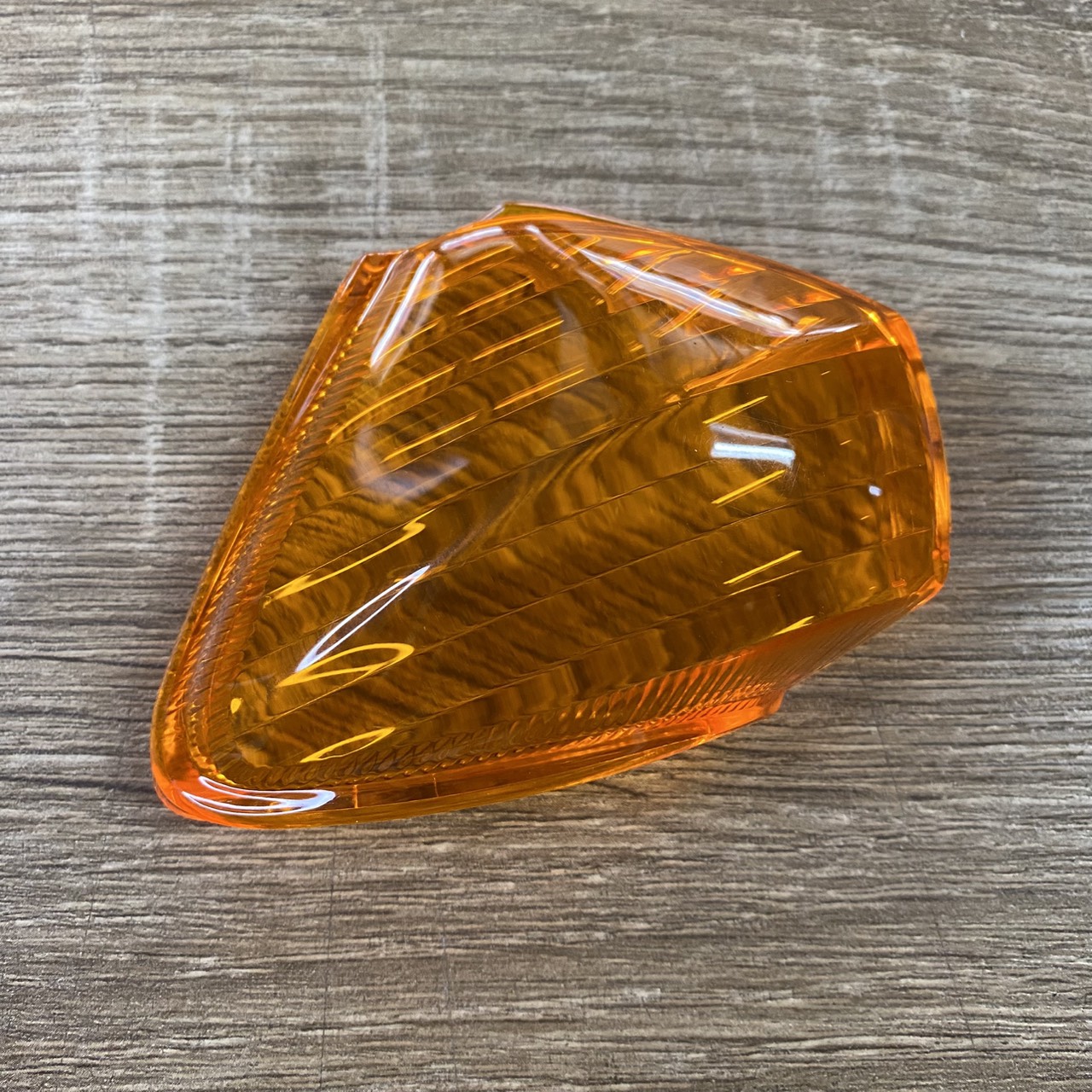 33753-KFM-901 เลนส์ไฟเลี้ยวหลังด้านซ้าย C100P /MP อะไหล่แท้ HONDA