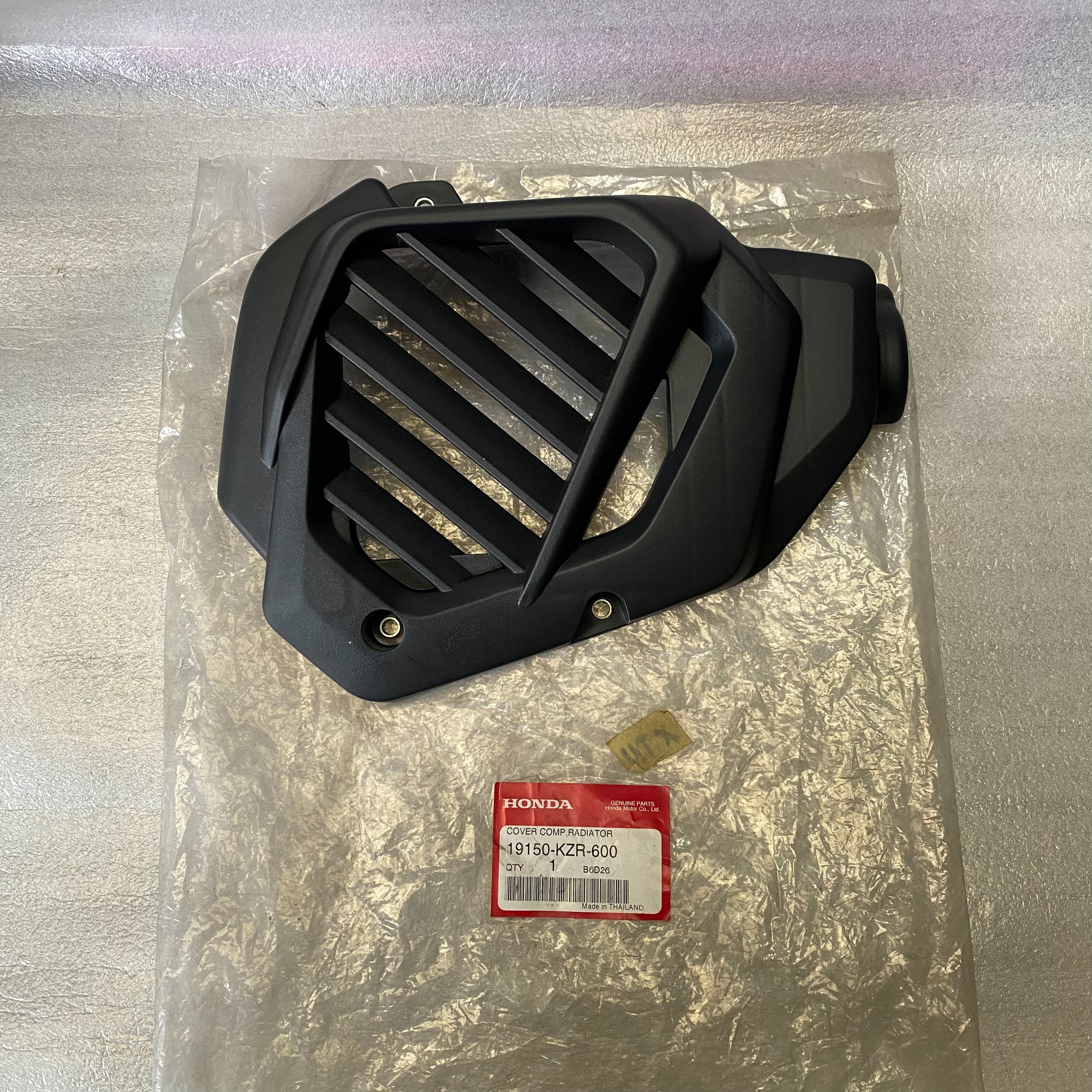 19150-KZR-600 ฝาครอบหม้อน้ำ CLICK125i 2014 อะไหล่แท้ HONDA