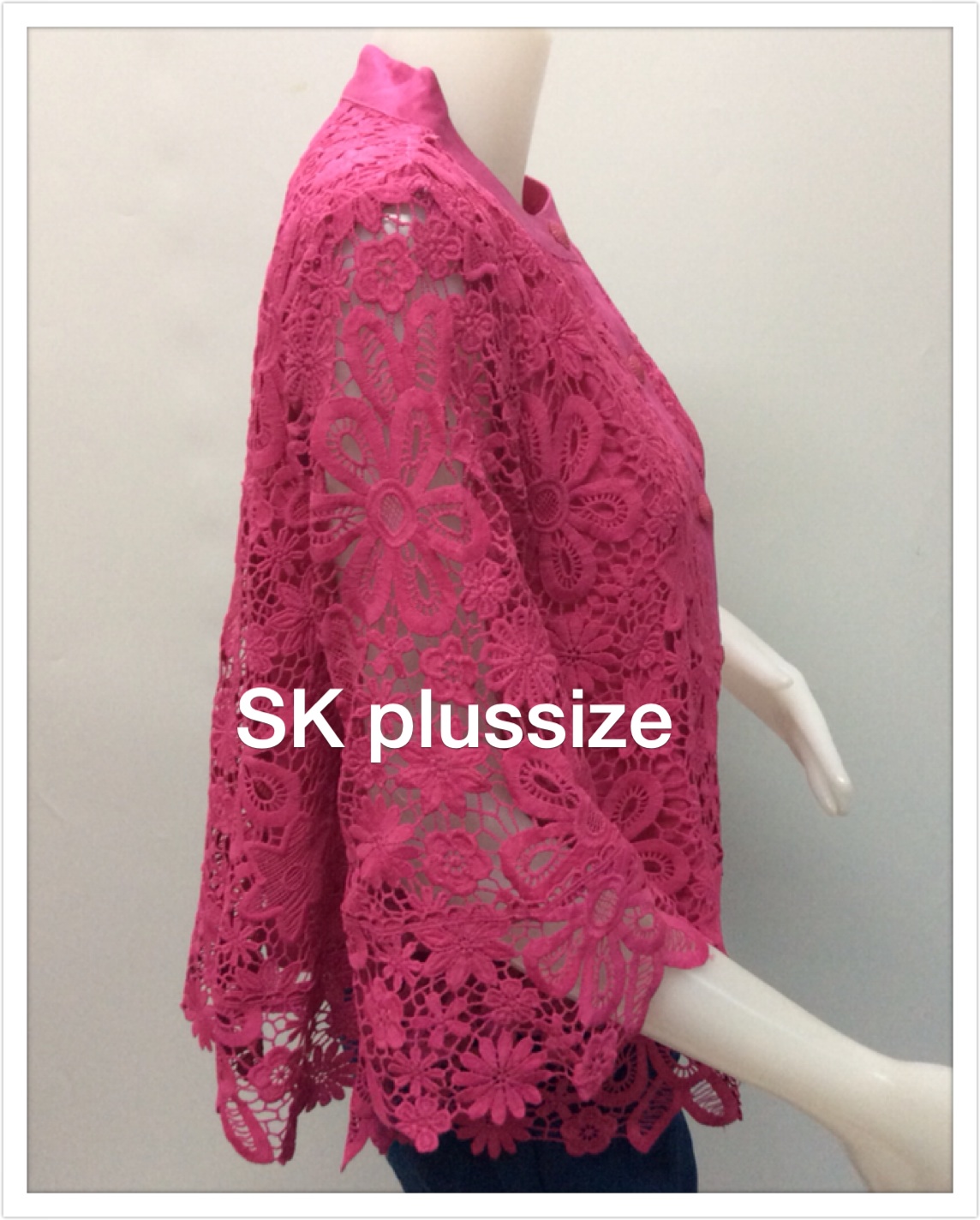 เสื้อลูกไม้ทรงเอ คอจีน แขน 3 ส่วน สีบานเย็น รอบอก 44 นิ้ว