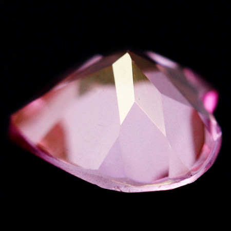 พลอยโทแพซสีชมู (Pink Topaz) 1.20 กะรัตทรงหัวใจ
