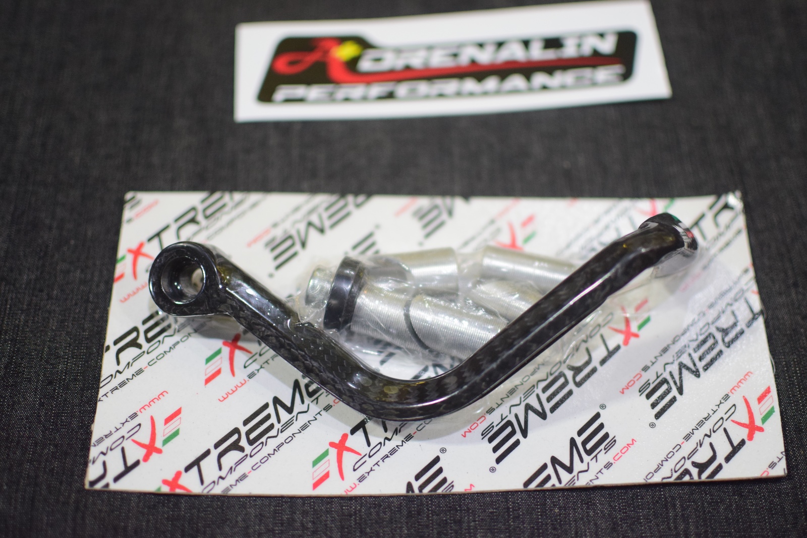 การ์ดแฮนด์ extreme components คาร์บอน ทรง GP สำหรับ M937