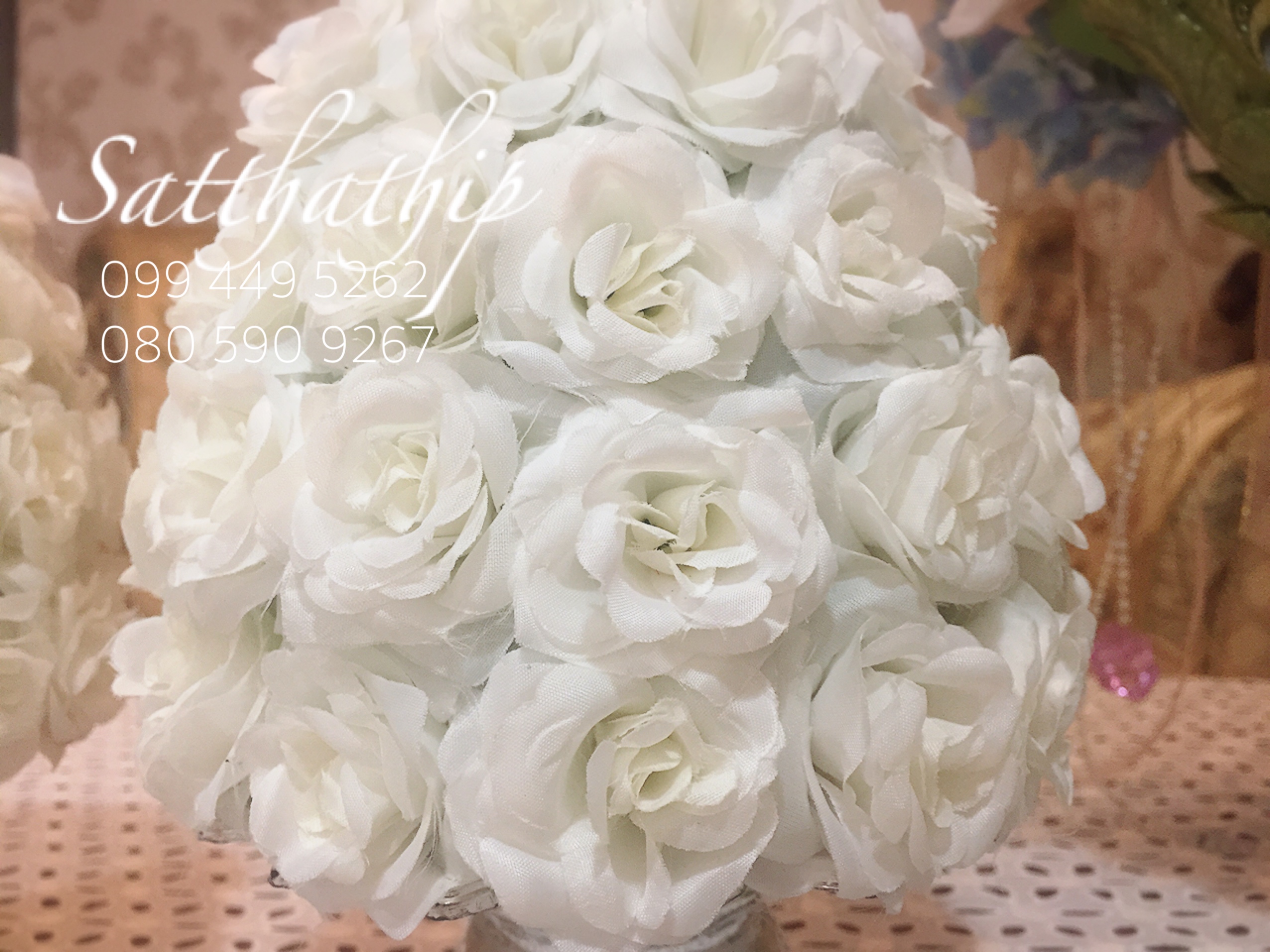 พานพุ่มดอกกุหลาบ - พานพุ่มดอกกุกลาบ (สีขาว) ประดิษฐ์จากผ้า - Phan bush