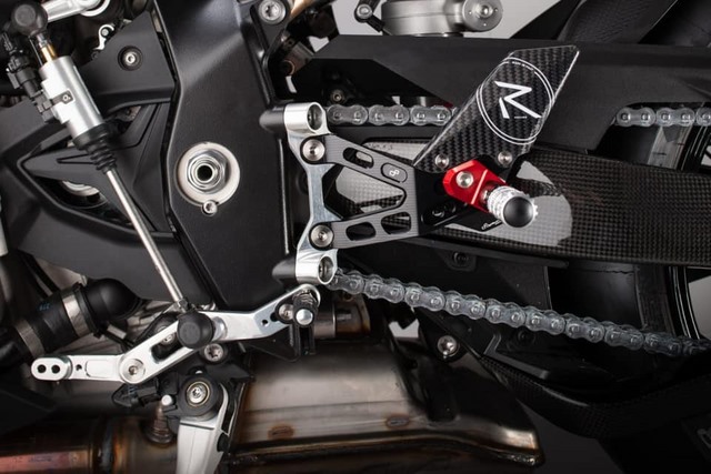 Lightech- เกียร์โยง (Rearsets) สำหรับ S1000RR 2020+ รุ่น R