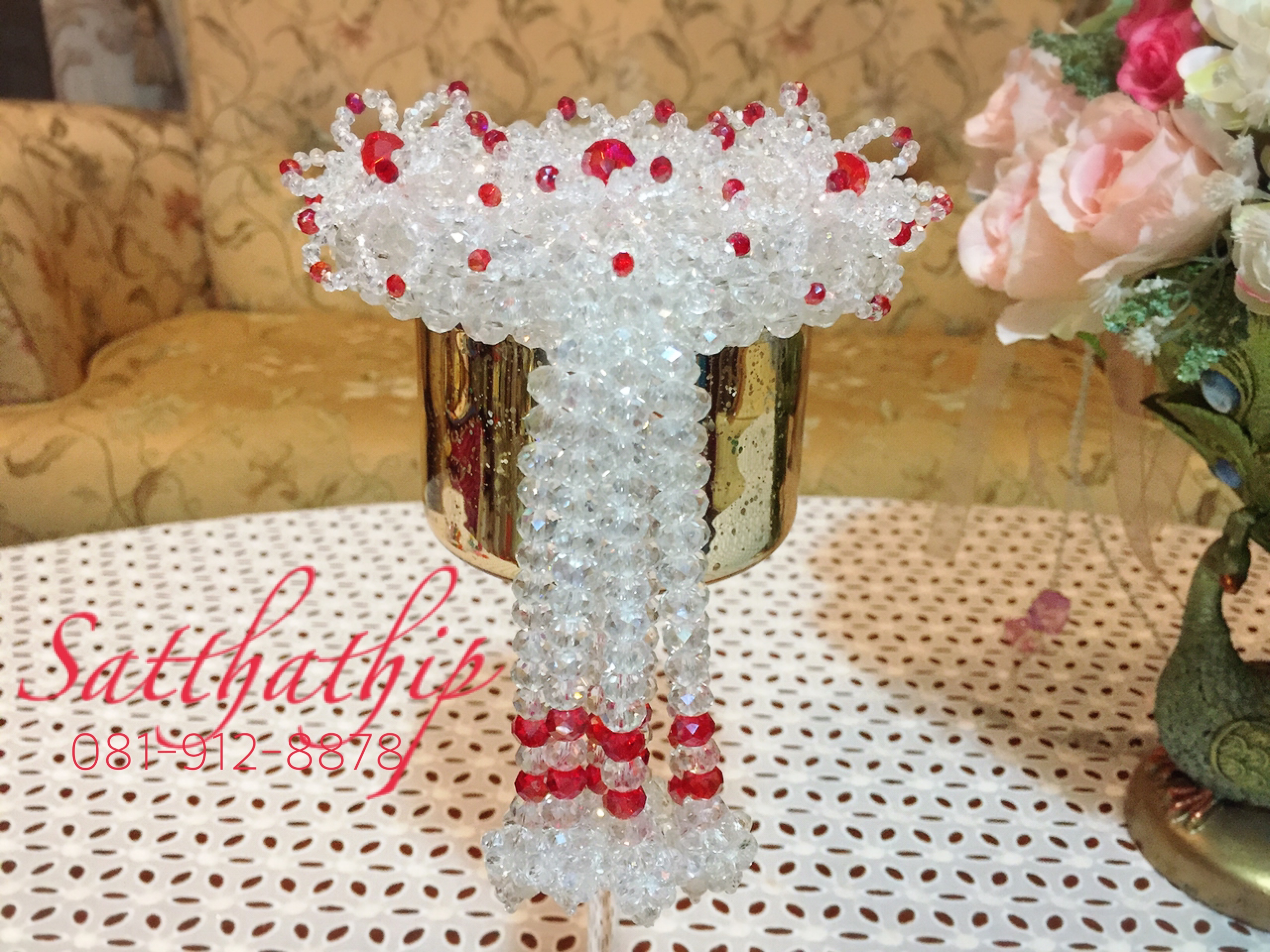 พวงมาลัยคริสตัล ยกดอก สีโทนขาว แดง - Crystal Garland