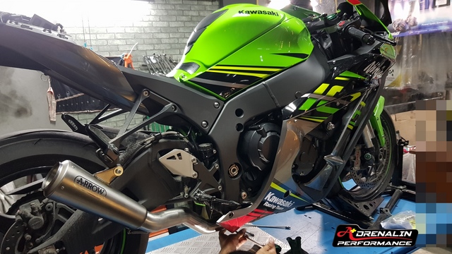 ท่อ Arrow รุ่น Pro-Race titanium สำหรับ ZX10R ปี 2016 ขึ้นไป (For Exhibition only)