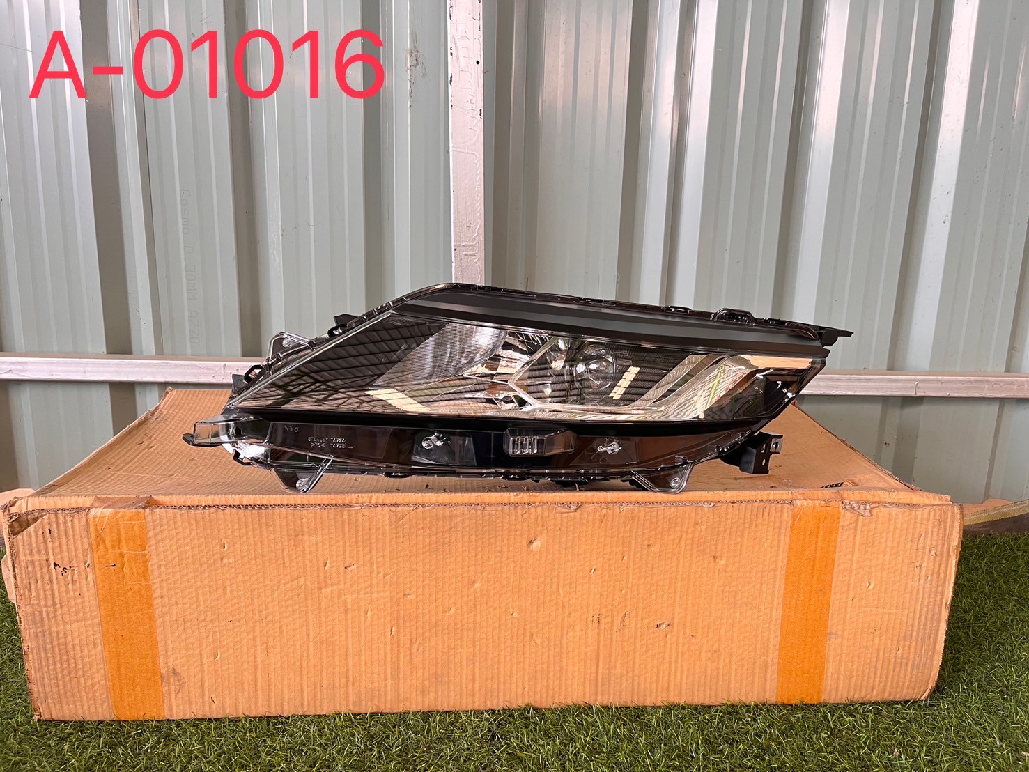 ไฟหน้า L Mitsubishi Triton 2019-20 ใหม่แท้