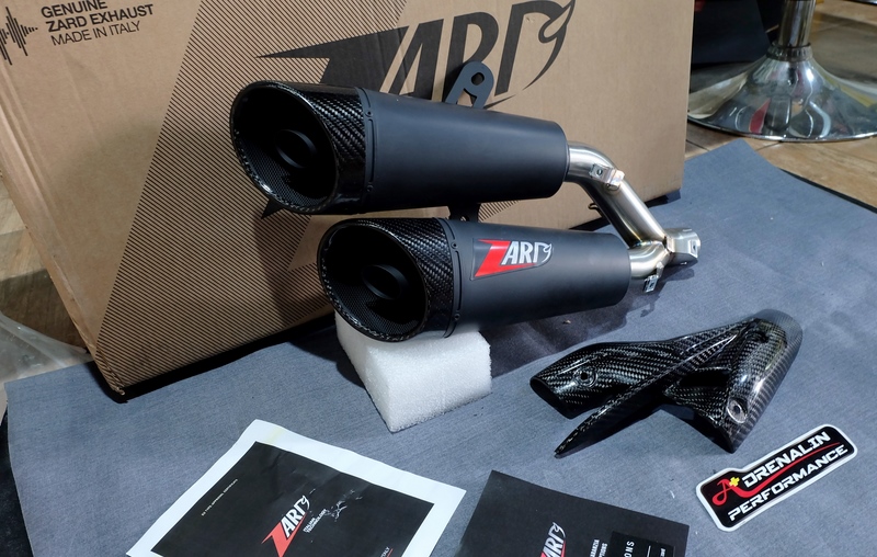 ท่อ Zard สลิปออนคู่ สีดำ สำหรับ Monster 937 (For Exhibition only)