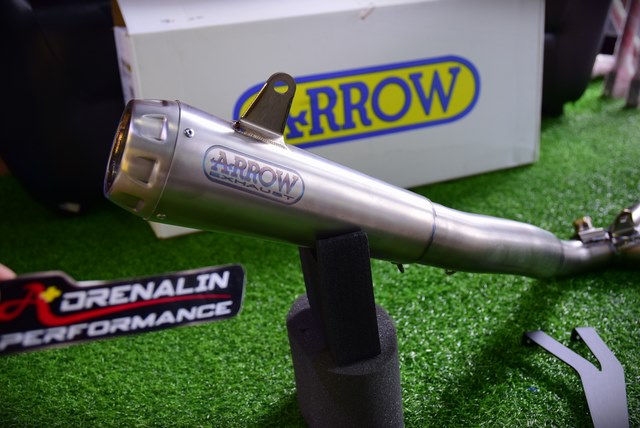 ท่อ Arrow Pro race + Y pipe สำหรับ R1 ปี 2015 ขึ้นไป (For Exhibition only)