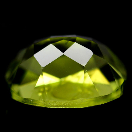 พลอยเพอริดอท (Peridot) 2.57 กะรัต
