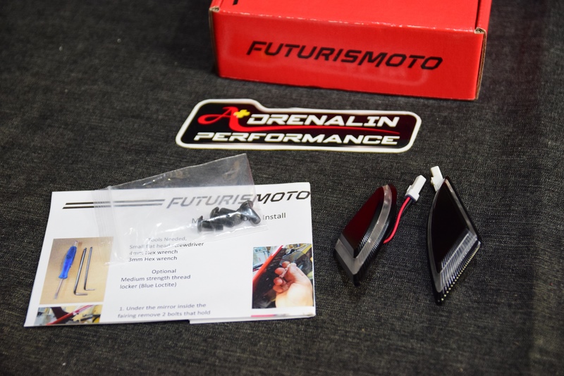 อุดกระจกไฟเลี้ยว futurismoto สำหรับ Panigale V4 2020+
