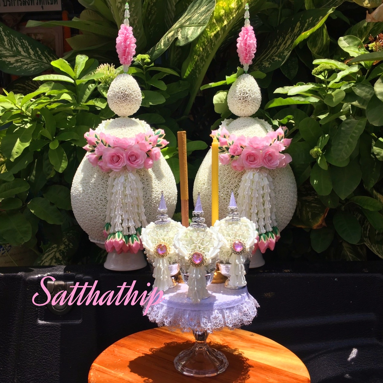 ชุดพานพุ่ม พร้อมพานเครื่องทองน้อยประดิษฐ์ *ราคาแปรผันตามขนาดพานพุ่ม