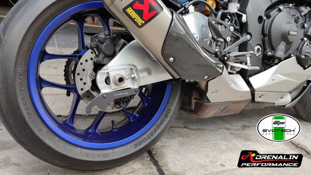 ขายกแสตนด์คาร์บอน Evotech ทรง GP สำหรับ R1 2015+