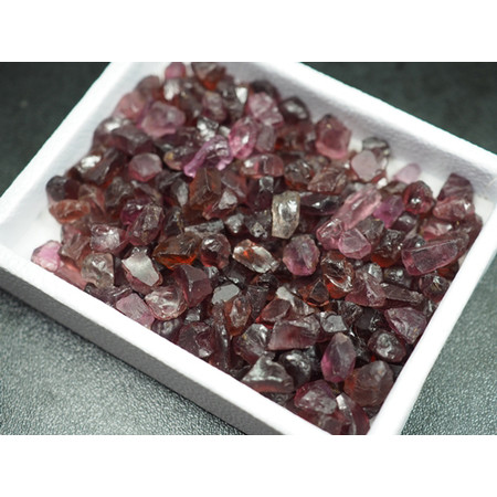 ก้อนโรโดไรท์ (Garnet) 301 กะรัต