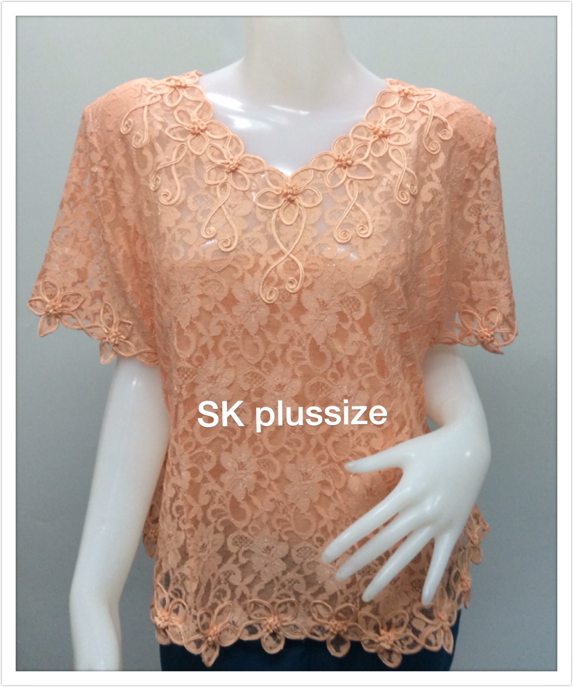 เสื้อลูกไม้ สีส้ม แขนสั้น รอบอก 44 นิ้ว