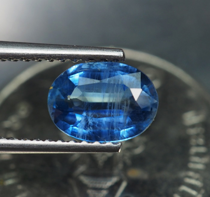 พลอยแท้ไคยาไนท์ (Kyanite) 1.11 กะรัต