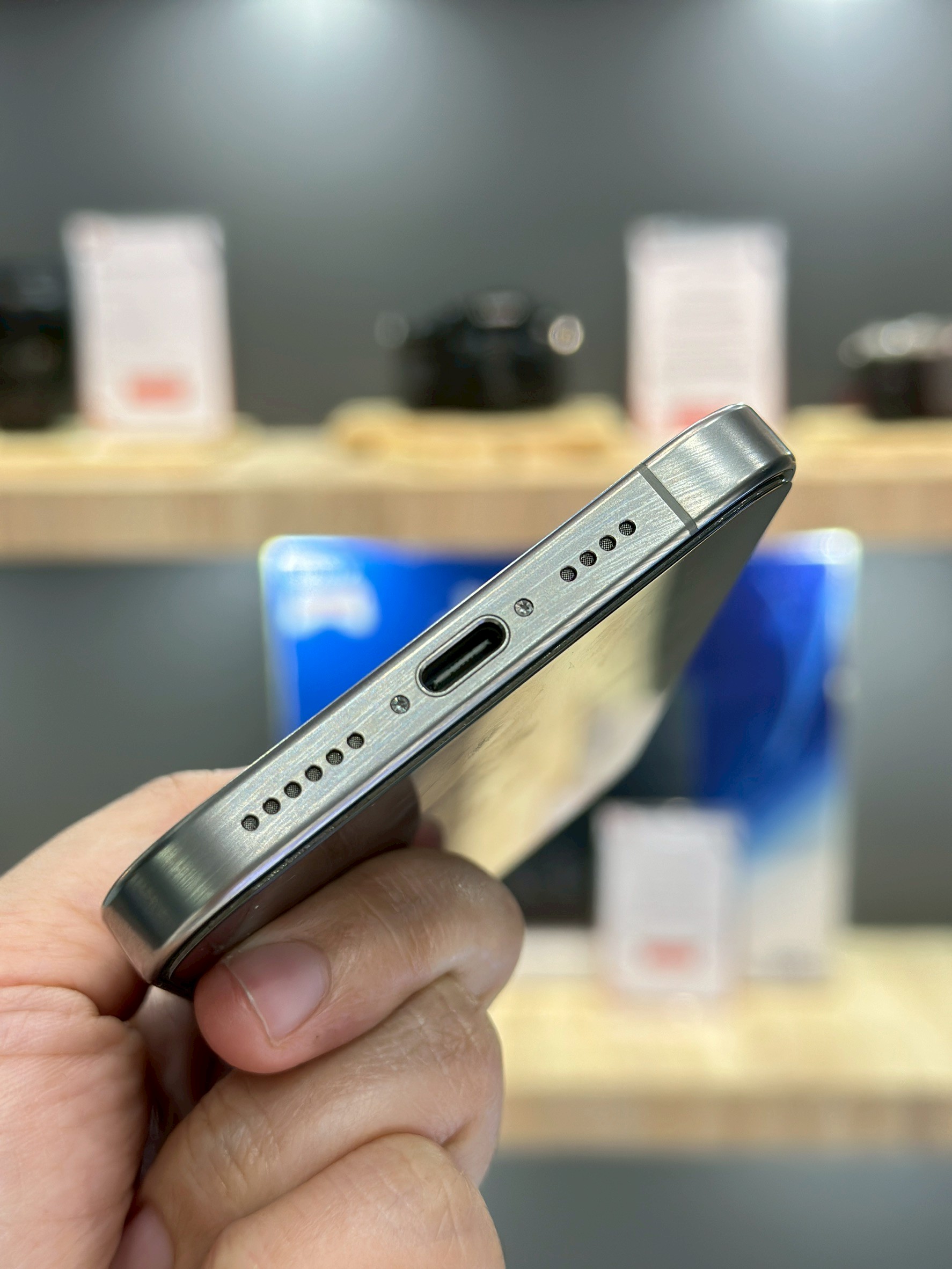 iPhone 16 Pro Max 256GB Natural Titanium