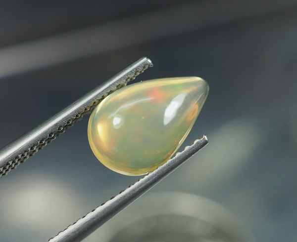 โอปอลหลากสี (Opal) 1.25 กะรัต