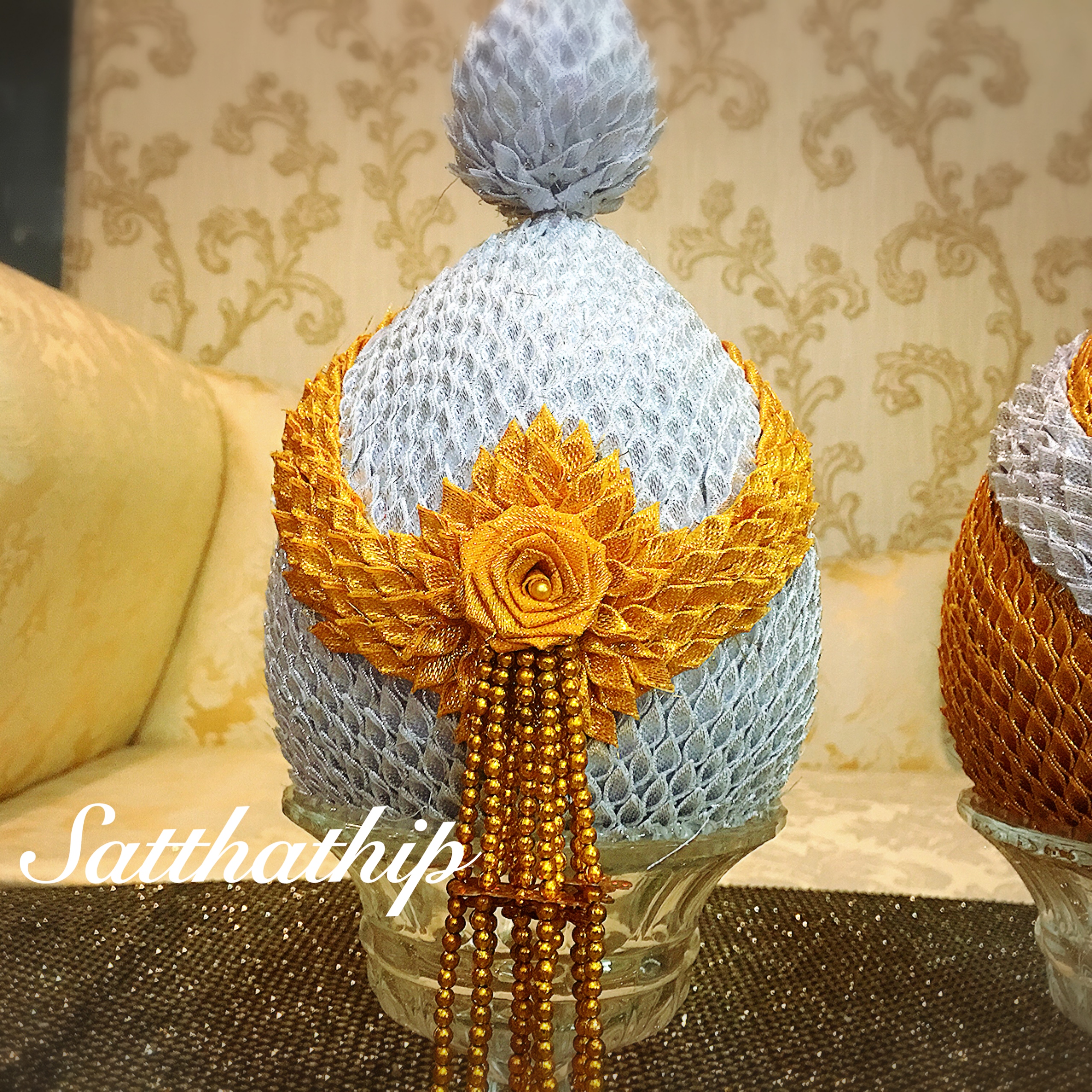 พานพุ่ม - พานพุ่มเงินทอง ประดับเกล็ดผ้า - พานพุ่มผ้าตาด - Phan bush