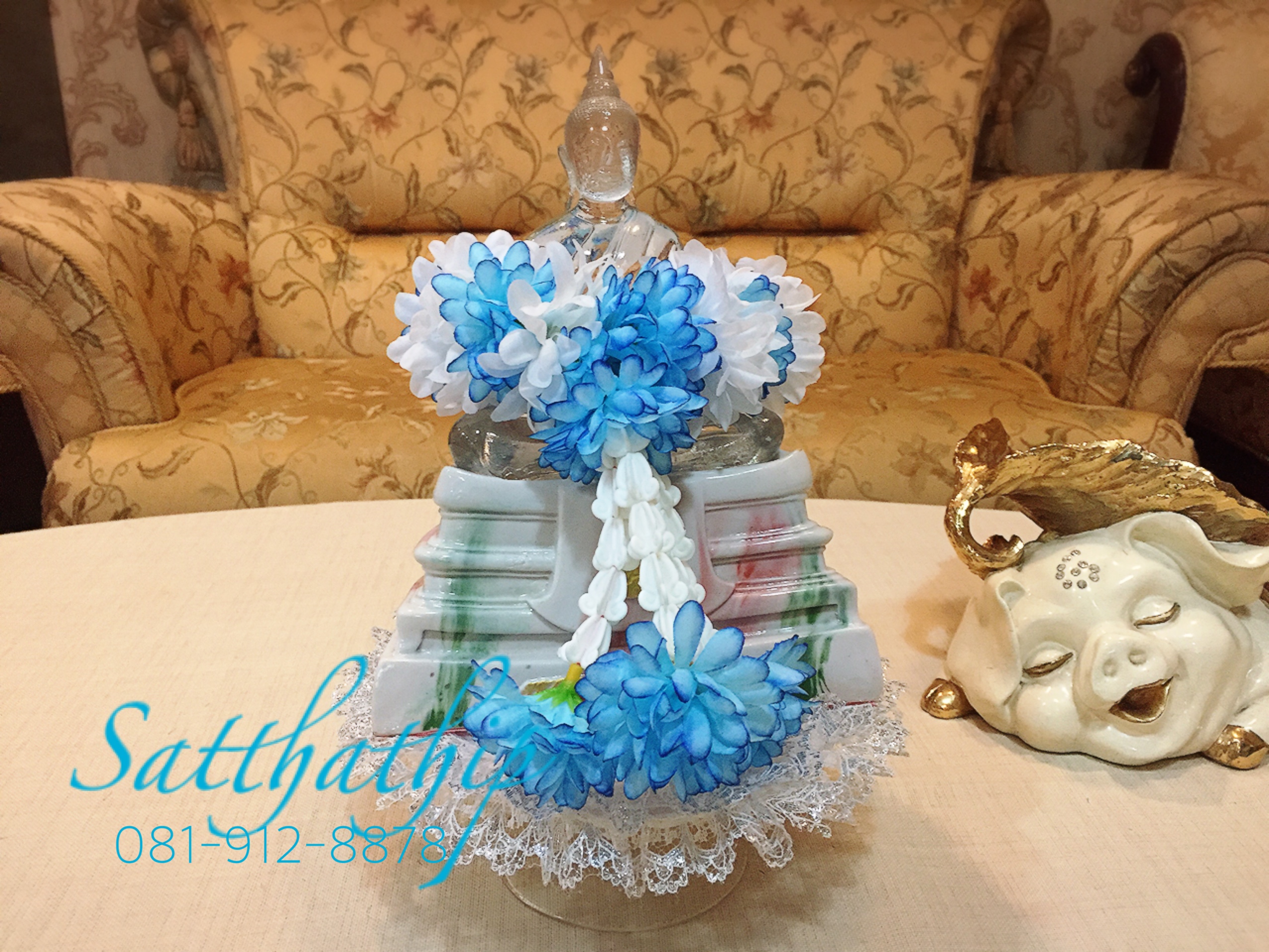 พวงมาลัยผ้า ดอกมัม สีขาว,ฟ้า (สีประจำวันศุกร์) - พวงมาลัยผ้า ประจำวันศุกร์ - Fabric garland