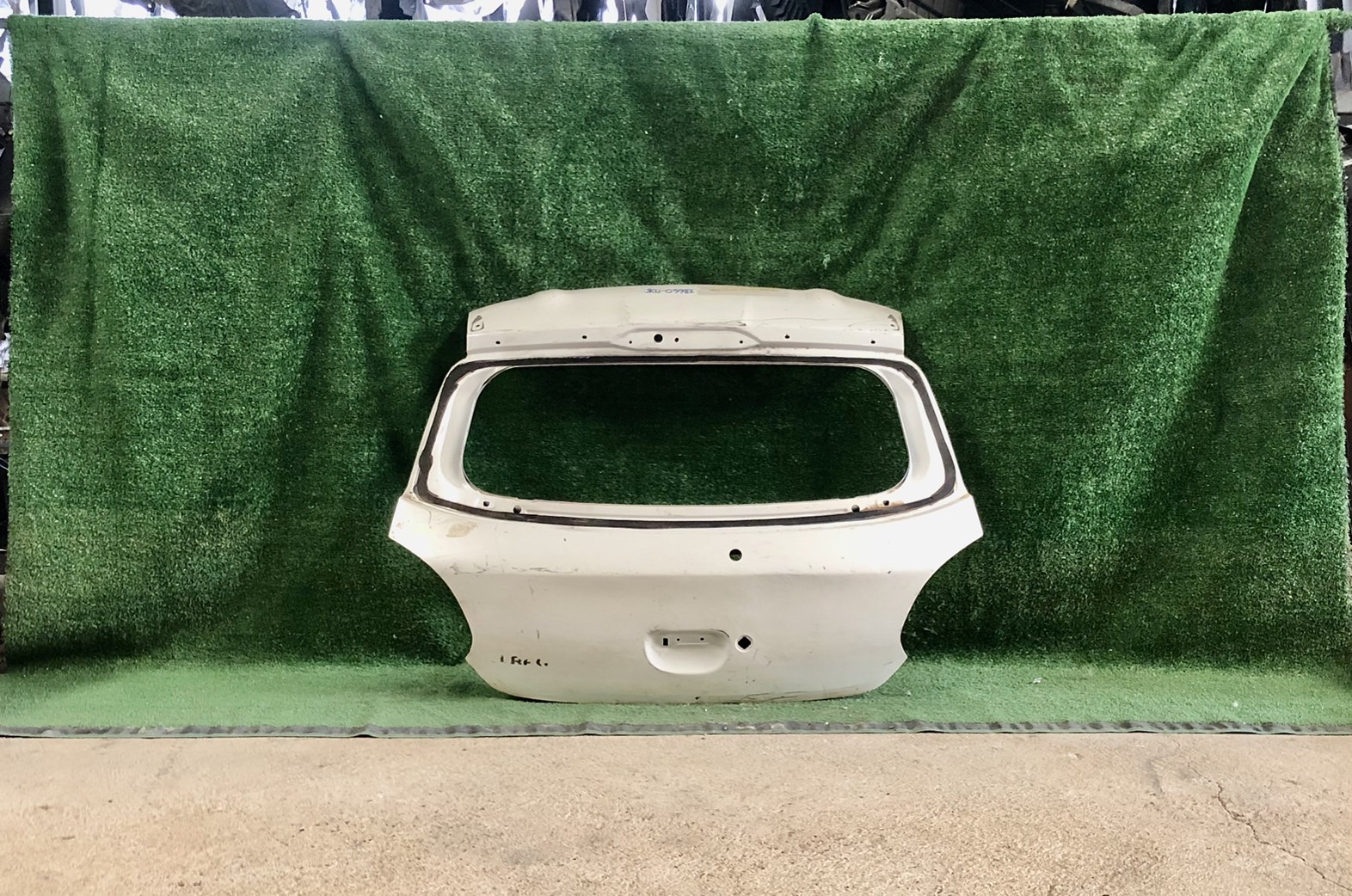 ฝาปิดท้าย Mitsubishi Mirage 2015-18