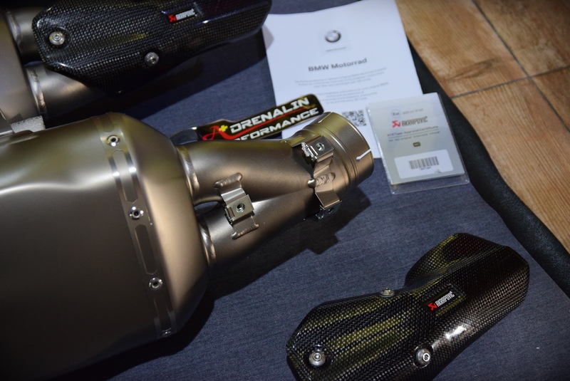ท่อ Akrapovic ทรง HP สำหรับ R1250GS 2018+ ปลายไทเทเนียม (For Exhibition only)