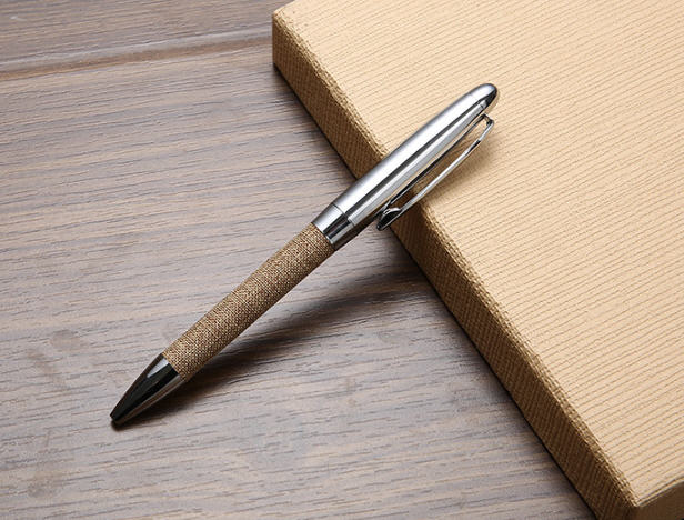 ชุดของขวัญปีใหม่,ชุดสมุด+ปากกา+ที่ห้อยพวงกุญแจ