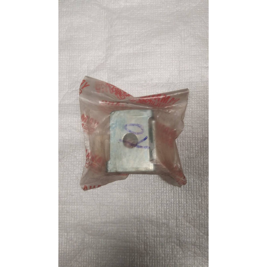 แผ่นยึดตั้งโซ่ สำหรับรุ่น MATE111 เมท111 อะไหล่แทYAHAHA 4NR-F538F-00