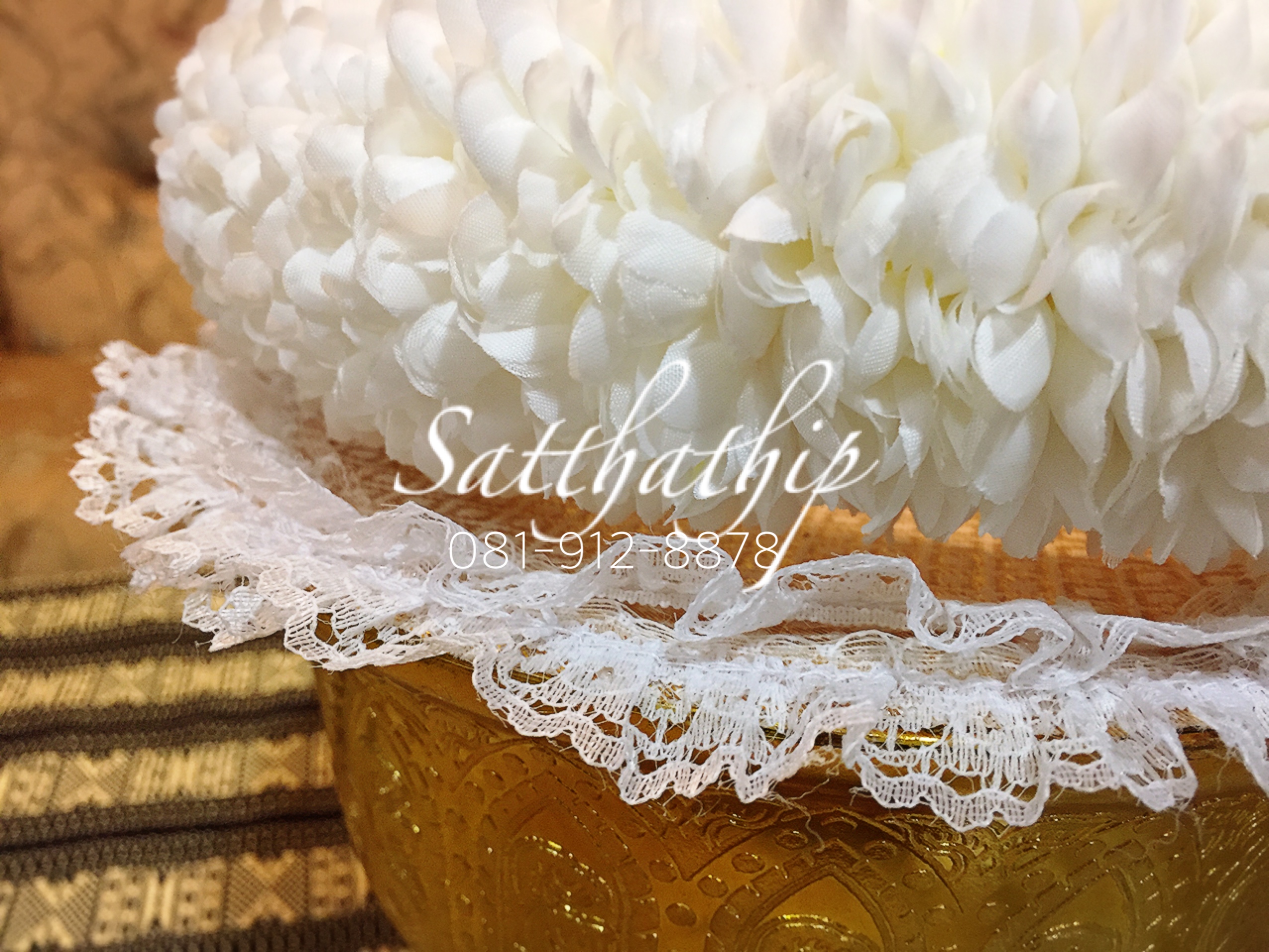 พวงมาลัยผ้า ดอกมัมสีขาว - พวงมาลัยผ้า - Fabric garland