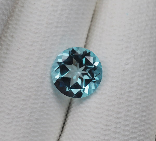 โทปาสสีฟ้าอ่อน (Topaz) 3.05 กะรัต