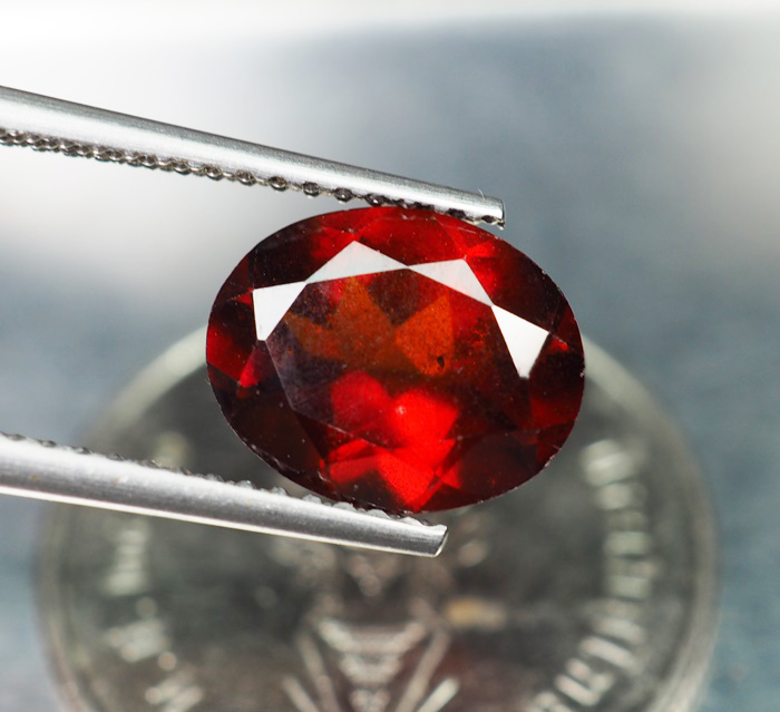 เฮสโซไนต์โกเมน (Hessonite) 2.80 กะรัตสีแดง