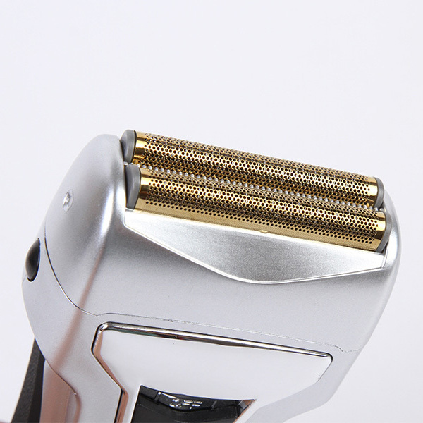 Kemei เครื่องโกนหนวดกันน้ำได้ แบบชาร์จ 3 ใบมีด 3D ลูกลอยยืดหยุ่น KM-8102 มีฟอยด์แผงตัด ลำตัวเครื่อง IPX7 กันน้ำได้ 100% โกนได้เรียบเนียน เหมาะสำหรับกกีฬาชาย - สีทอง