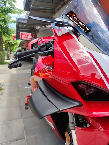 การ์ดแฮนด์ Evotech สำหรับ Panigale V4 2025+