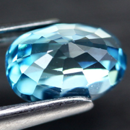 เพทาย (Blue Zircon) 1.95 กะรัตสีฟ้าสวย