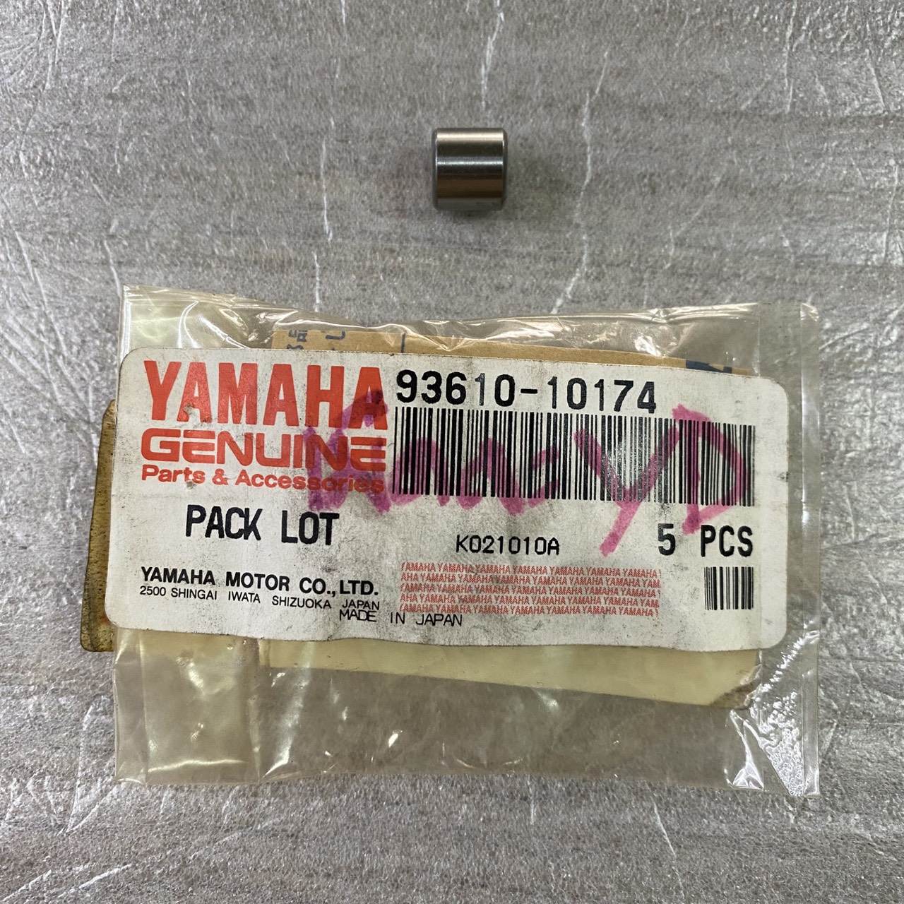 93610-10174 สลัก (เม็ดละ) SPARK X อะไหล่แท้ YAMAHA