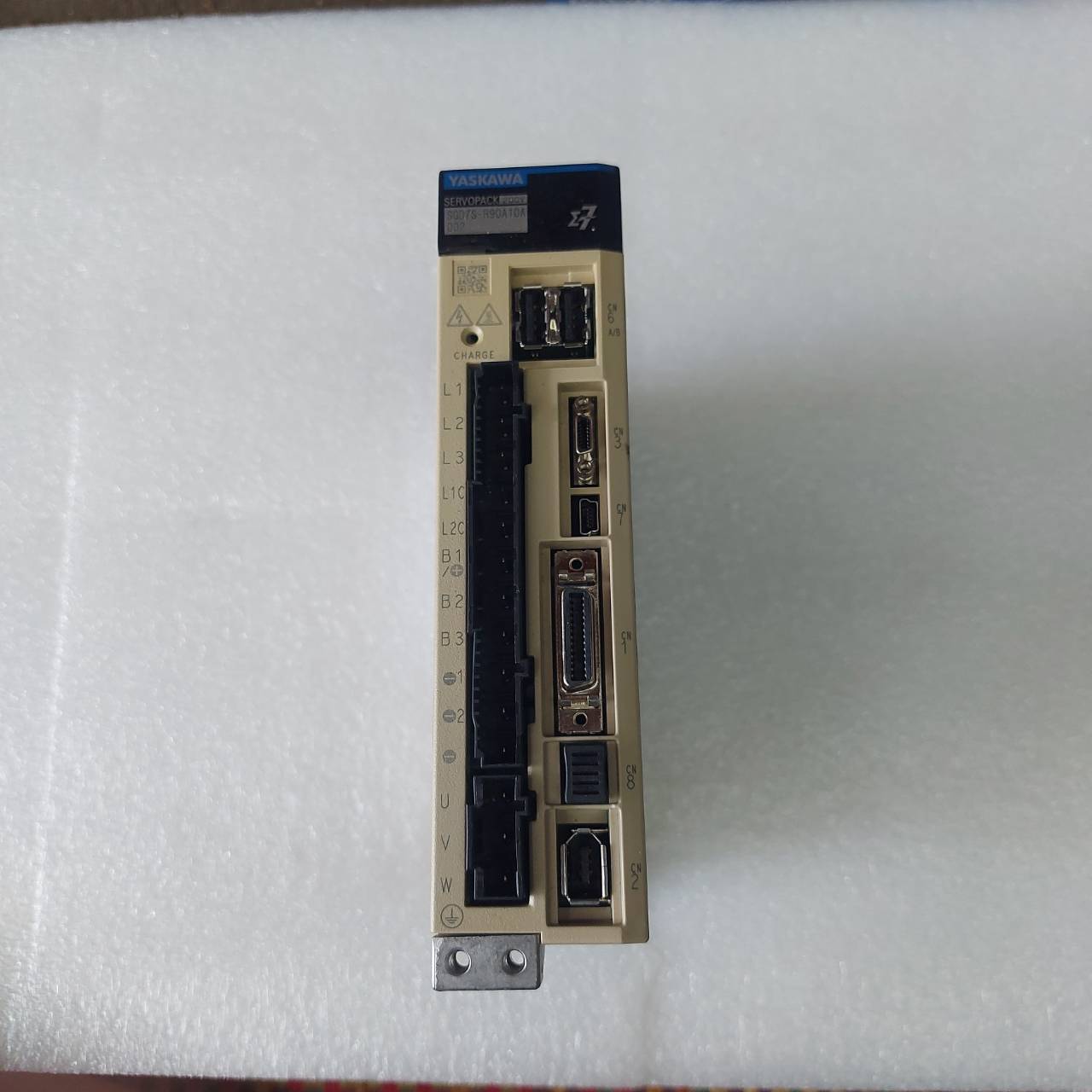 SGD7S-R90A10A002 YASKAWA SERVO DRIVE