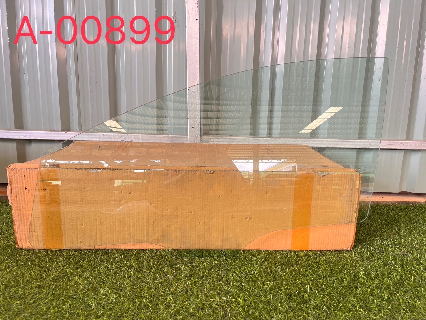 กระจกประตูหน้า L Mazda2 2009-14 ใหม่แท้