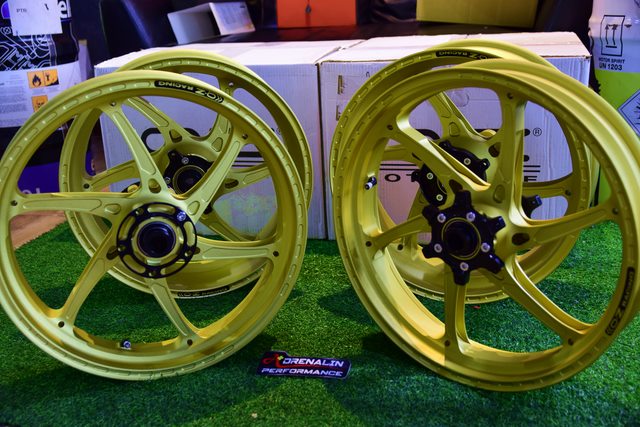 ล้อ OZ Racing 6ก้าน Gass-A สำหรับ ZX10-R 2016+