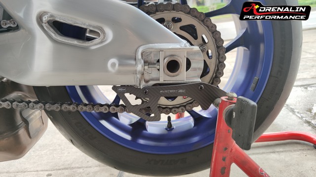 ขายกแสตนด์คาร์บอน Evotech ทรง GP สำหรับ R1 2015+