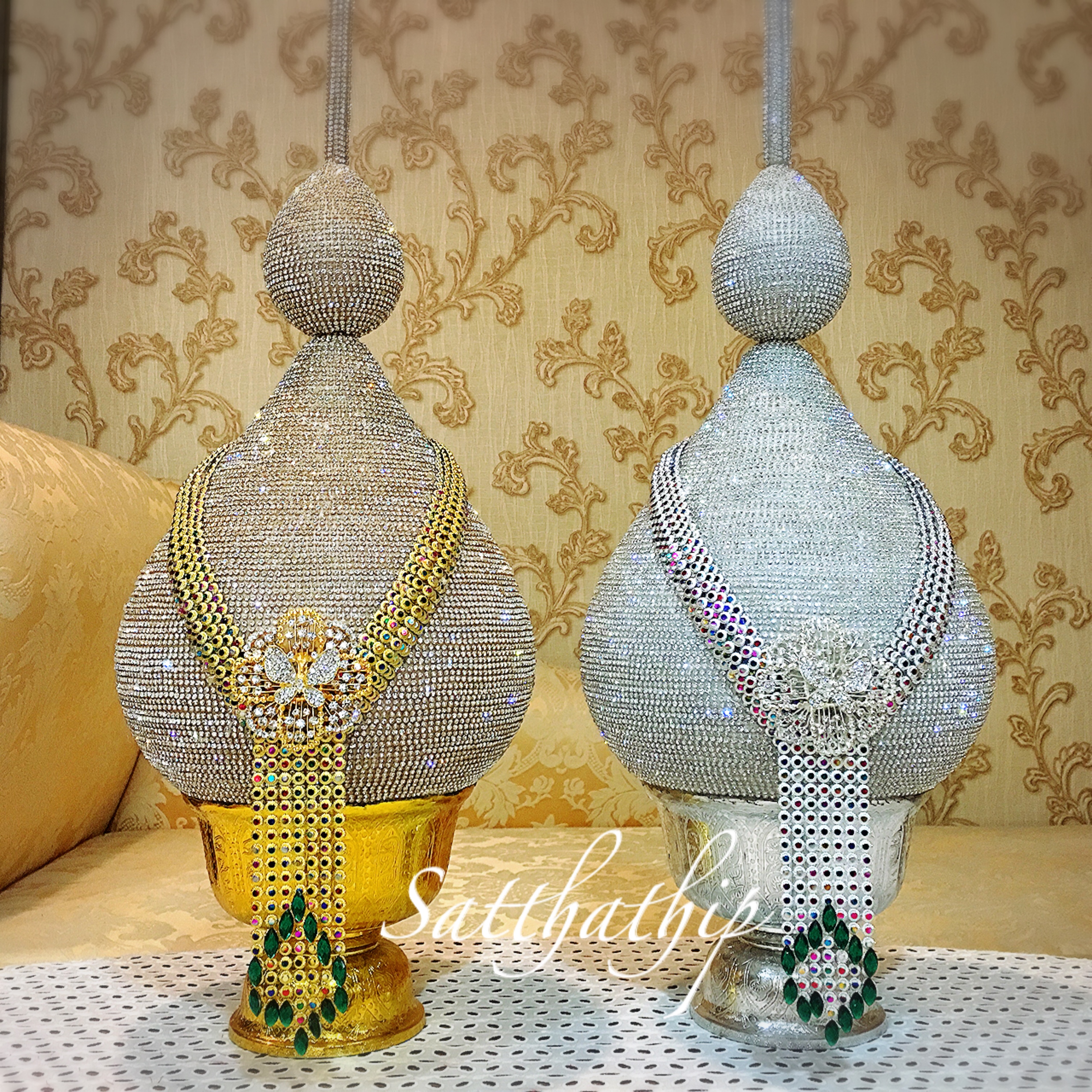 พานพุ่มเงินทอง [9 นิ้ว/ 4,700 บาท/คู่]