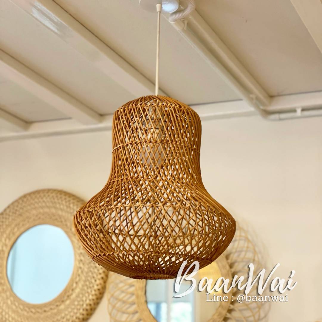 โคมไฟหวาย สานไขว้ ขนาด 36 * 40 cm