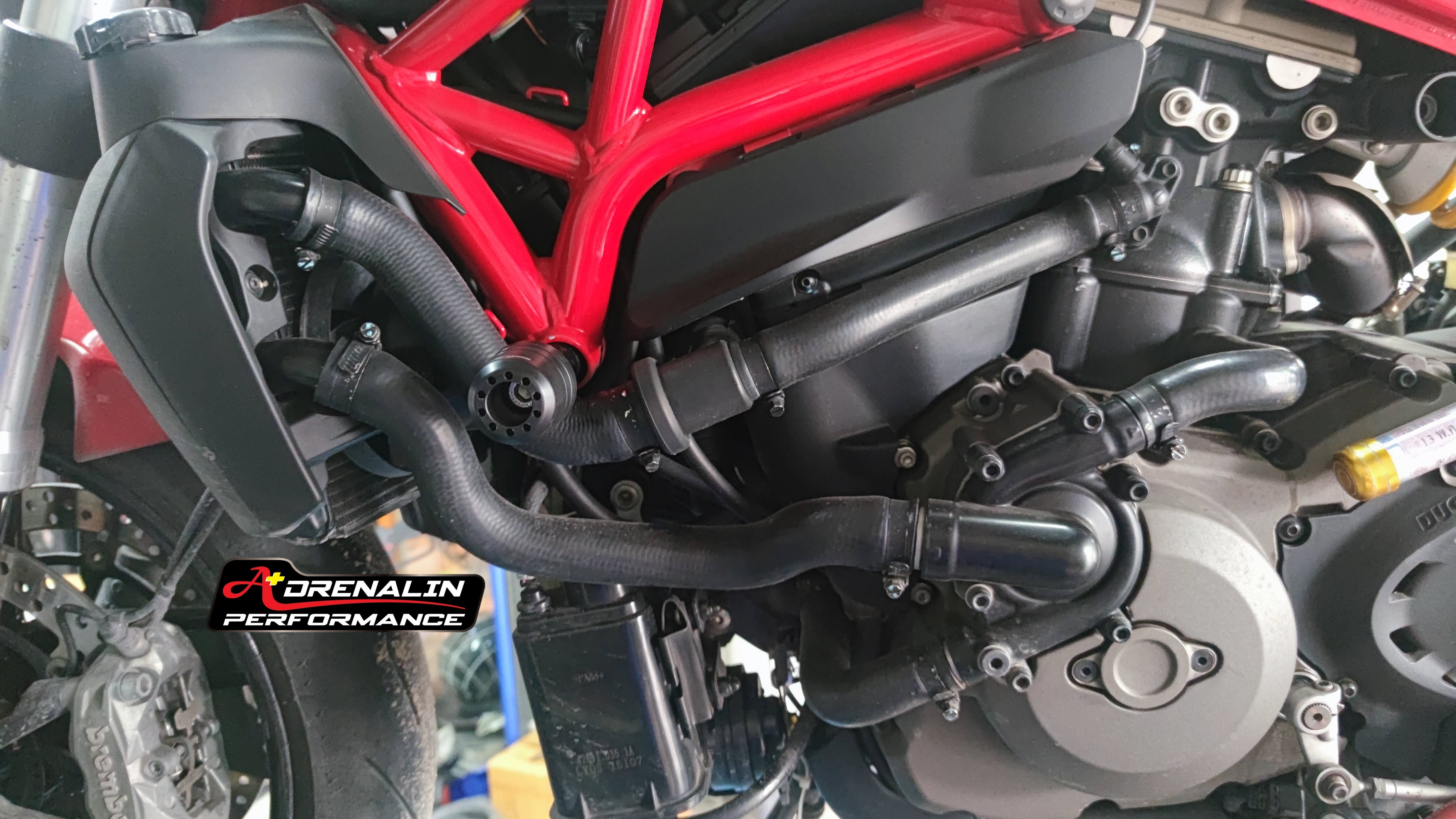 CNC Racing กันล้มกลาง (Crash protector) สำหรับ monster 821 2018+