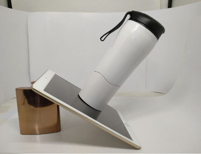 แก้วน้ำผลักไม่ล้ม,แก้วไม่ล้ม,กระบอกน้ำไม่ล้ม